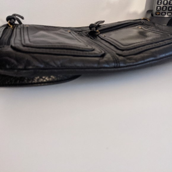 REAL SOFT Leather Crossbody Bag - Picture 4 of 7